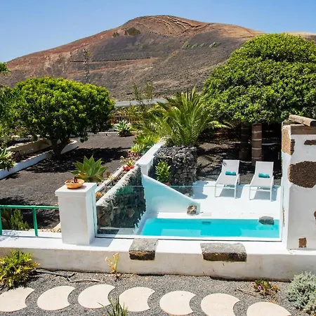Eslanzarote Testeyna House, Heated Pool, Super Wifi, Sat Tv, View To The Volcanoes Tias