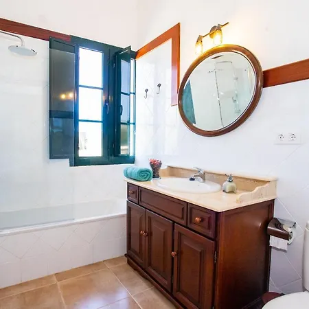 Holiday home Eslanzarote Testeyna House, Heated Pool, Super Wifi, Sat Tv, View To The Volcanoes Tias