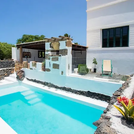 Holiday home Eslanzarote Testeyna House, Heated Pool, Super Wifi, Sat Tv, View To The Volcanoes Tias