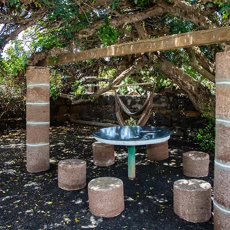 Eslanzarote Testeyna House, Heated Pool, Super Wifi, Sat Tv, View To The Volcanoes Tias