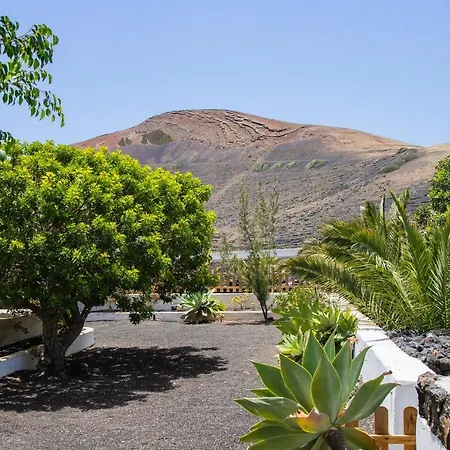 Holiday home Eslanzarote Testeyna House, Heated Pool, Super Wifi, Sat Tv, View To The Volcanoes *