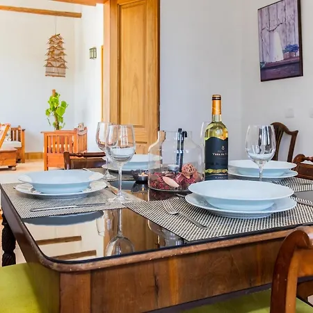 Eslanzarote Testeyna House, Heated Pool, Super Wifi, Sat Tv, View To The Volcanoes Holiday home Tias