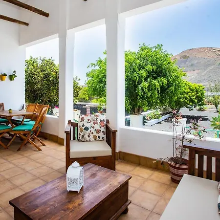Holiday home Eslanzarote Testeyna House, Heated Pool, Super Wifi, Sat Tv, View To The Volcanoes