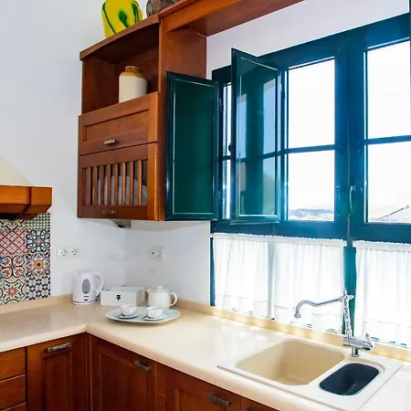 Holiday home Eslanzarote Testeyna House, Heated Pool, Super Wifi, Sat Tv, View To The Volcanoes
