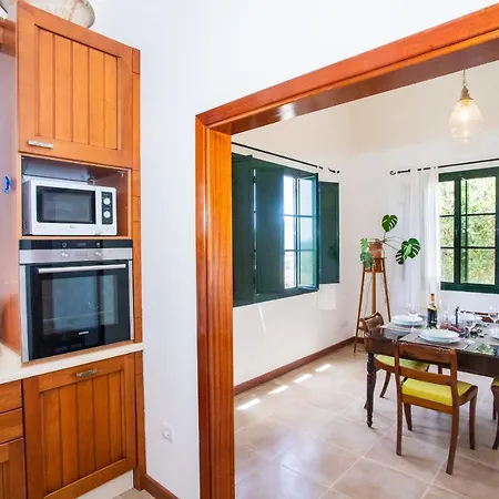 Eslanzarote Testeyna House, Heated Pool, Super Wifi, Sat Tv, View To The Volcanoes *