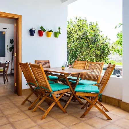 Eslanzarote Testeyna House, Heated Pool, Super Wifi, Sat Tv, View To The Volcanoes Holiday home