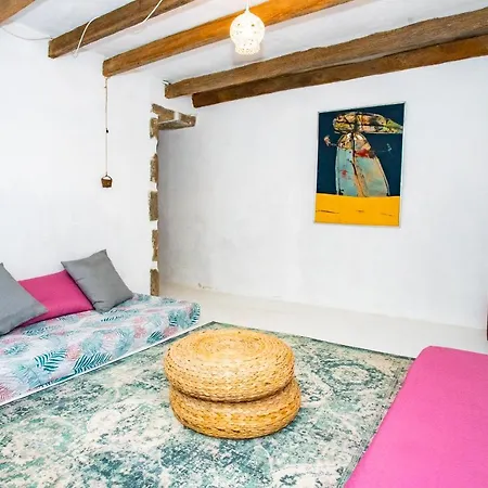 Eslanzarote Testeyna House, Heated Pool, Super Wifi, Sat Tv, View To The Volcanoes Holiday home Tias